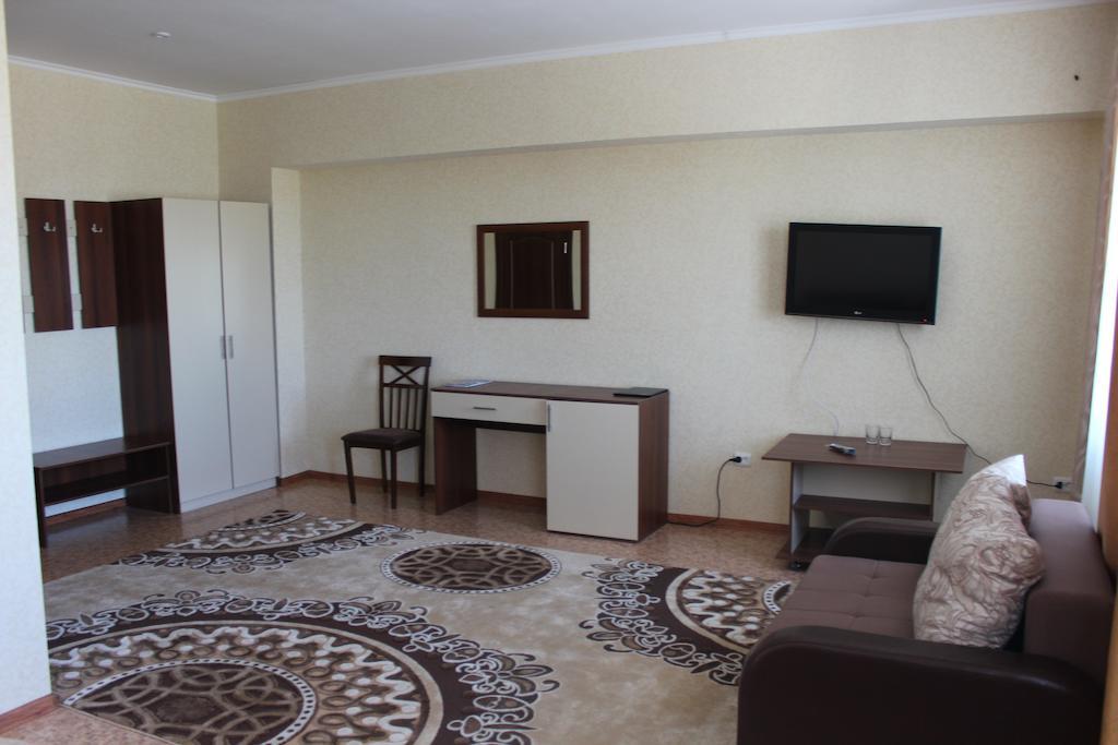 Hotel Zumrat Karaganda Room photo